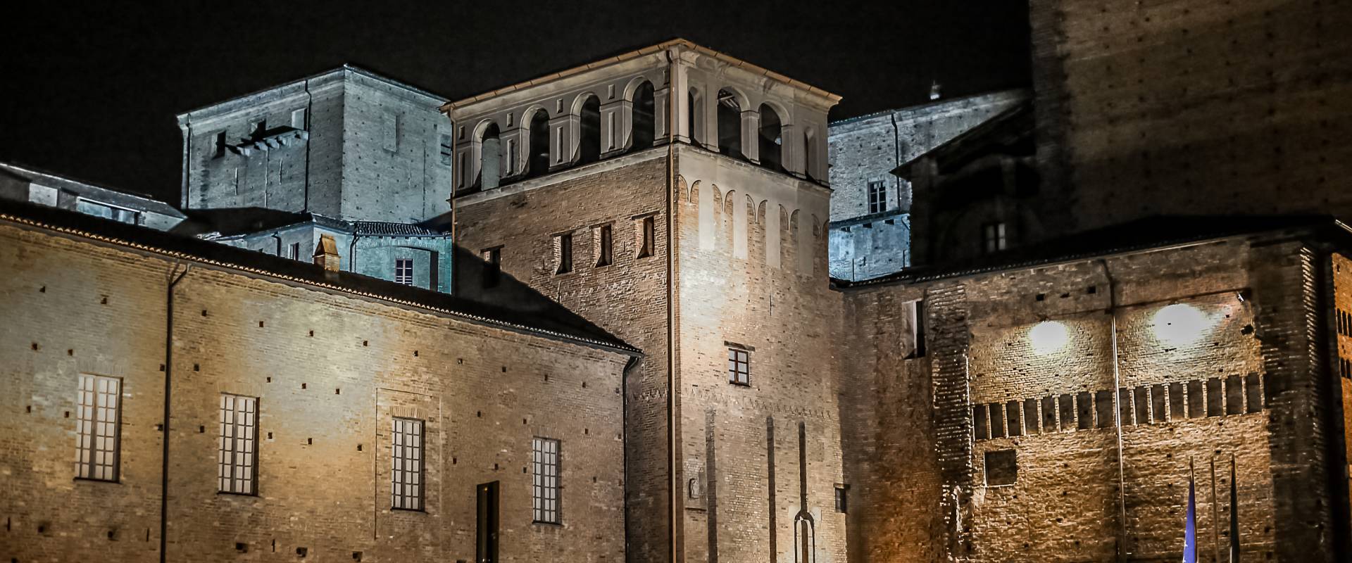 Palazzo Farnese by nught foto di Giulosi